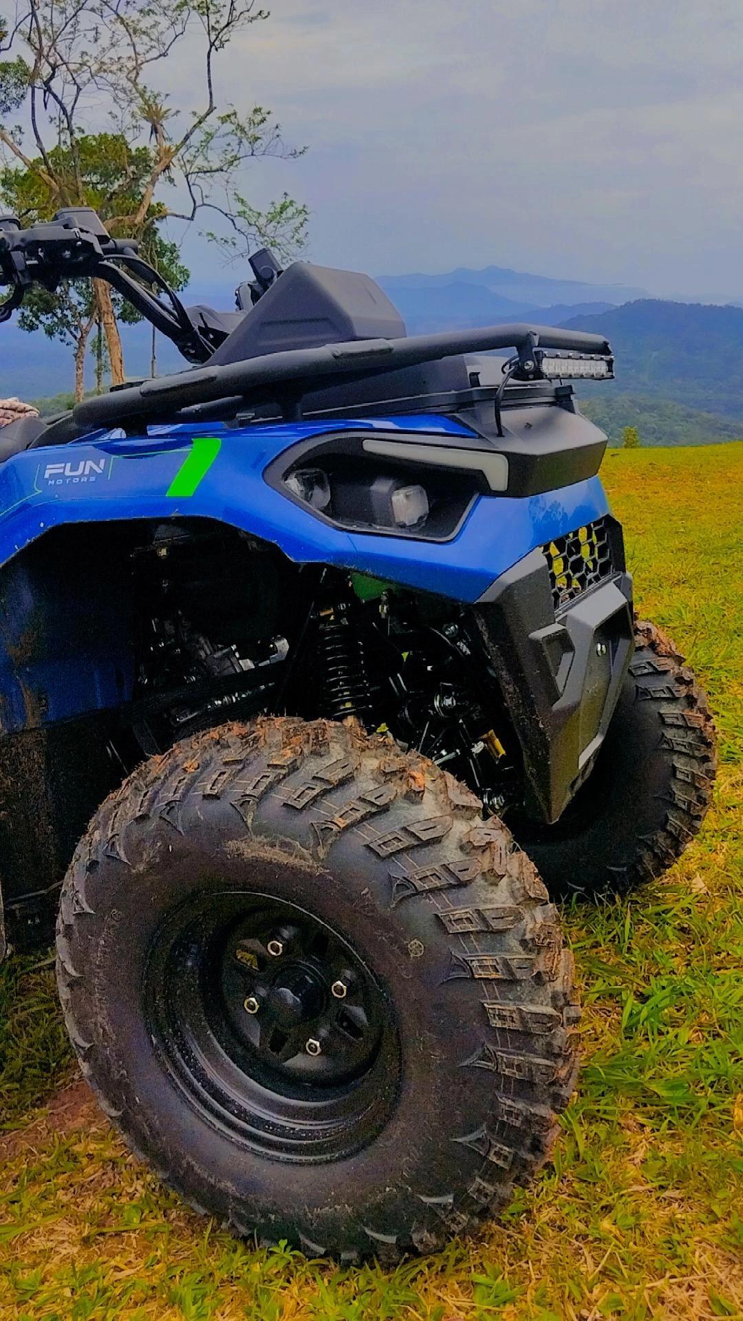 Quadriciclo Off-Road Fun Motors preparado para trilha e lama